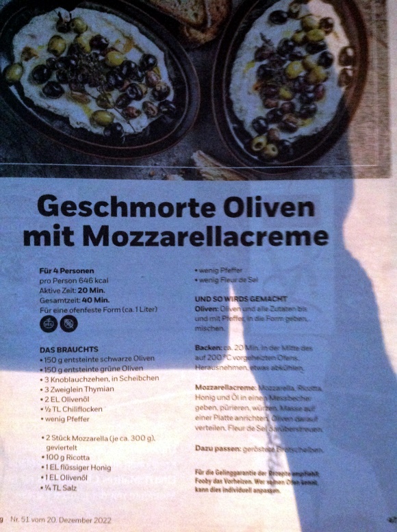 OLIVEN MIT MOZZARELLACREME